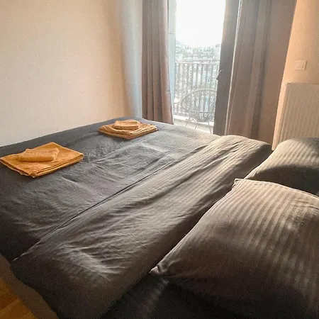180° View In Diamond Building Apartment
