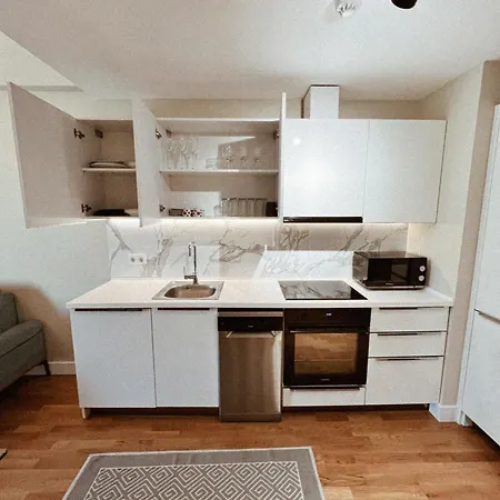 Apartment 180° View In Diamond Building