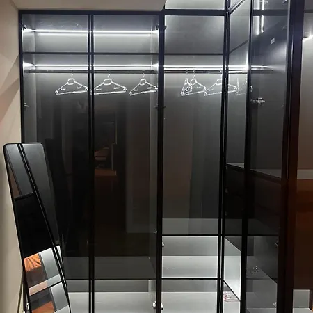 180° View In Diamond Building Apartment *